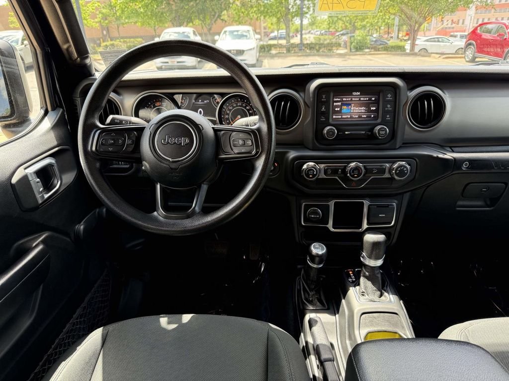 Used 2020 Black Jeep Unlimited Sport image 18