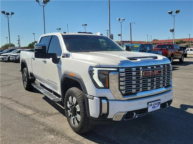 Used 2024 Summit White GMC Denali 4x4 Crew Cab 6.75 ft. box 159 in. WB image 5