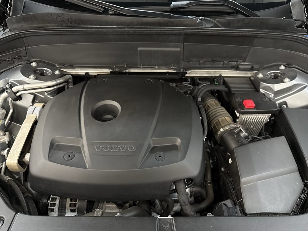 Used 2020 Gray Metallic Volvo T6 Momentum image 36