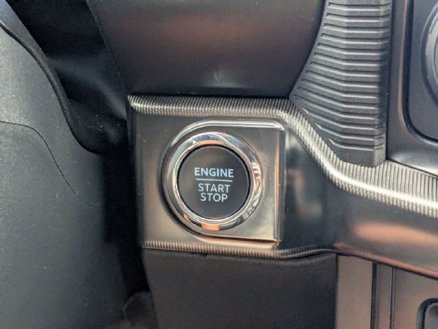 Used 2024 Agate Black Metallic Ford LARIAT image 20