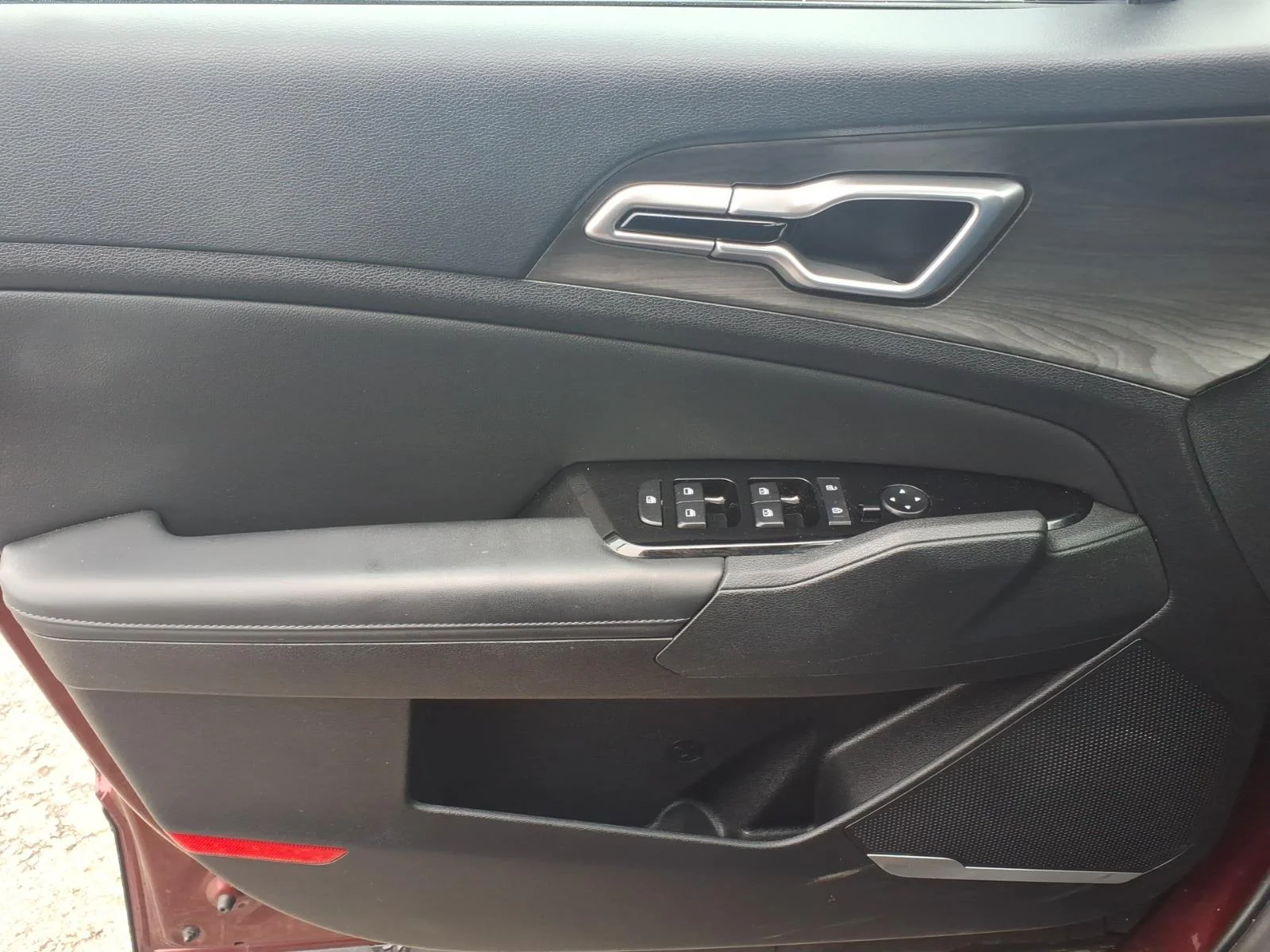 Used 2023 Red Kia X-Line image 24