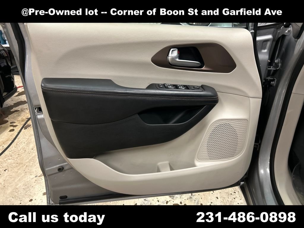 Used 2017 Silver Chrysler Touring L Plus image 15