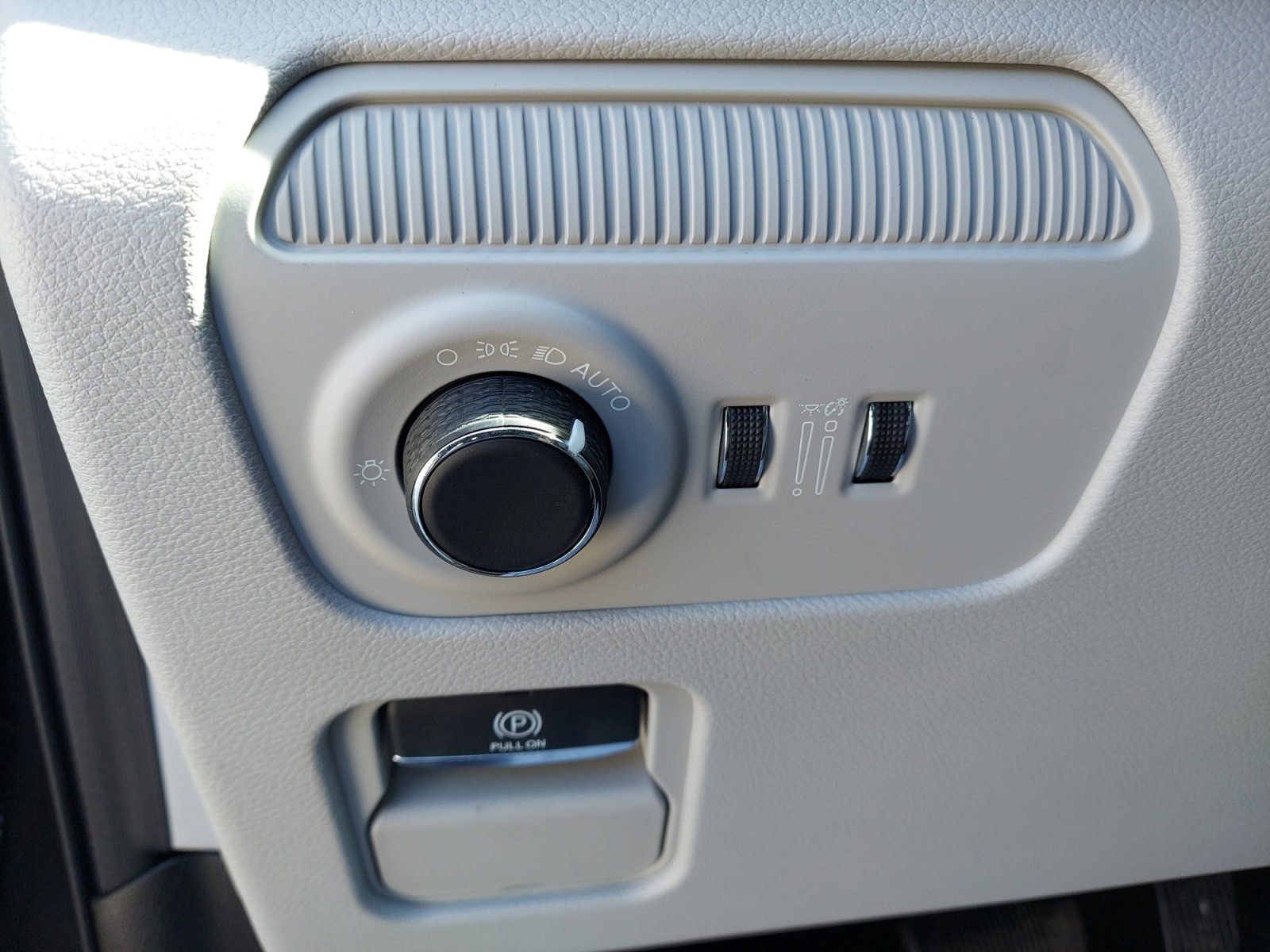 New 2026 Baltic Gray Metallic Clearcoat Jeep  image 28