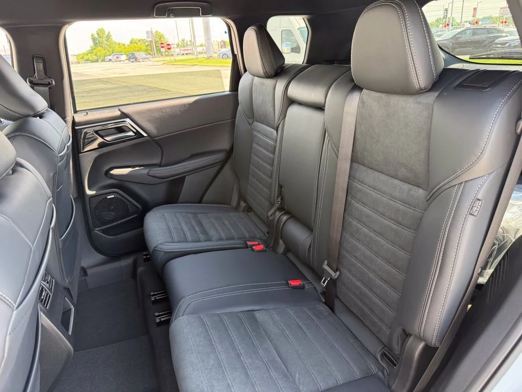 New 2026 White Mitsubishi LE 1.5T S-AWC image 22