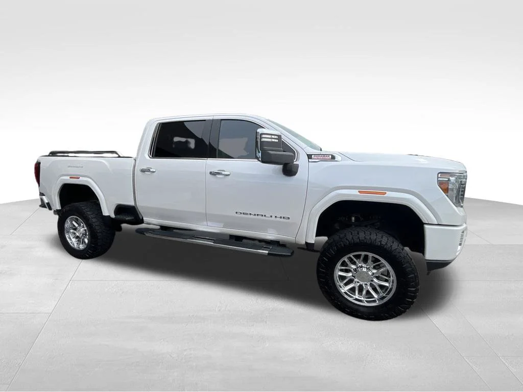 Used 2020 White GMC Denali image 26