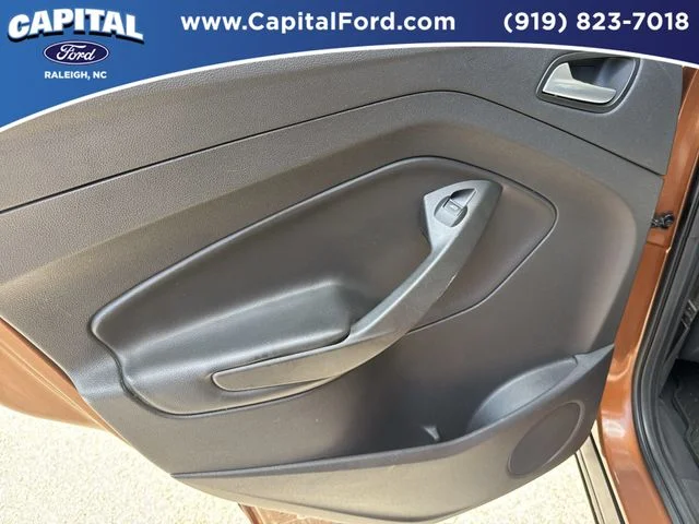 Used 2017 Red Ford SE image 17
