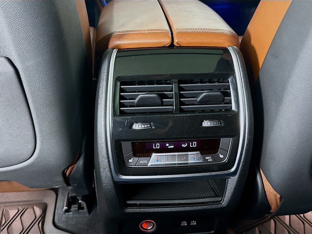 Used 2021 Black BMW M50i image 27