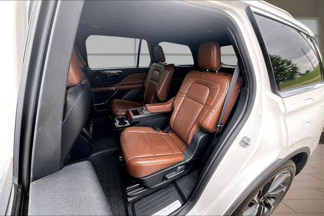 Used 2021 White Lincoln Reserve image 26