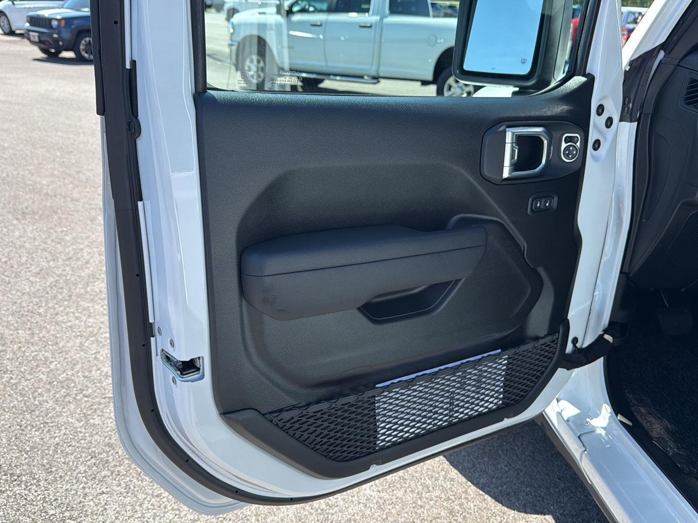 New 2026 Bright White Clear-Coat Exterior Paint Jeep 85th Anniversary image 18