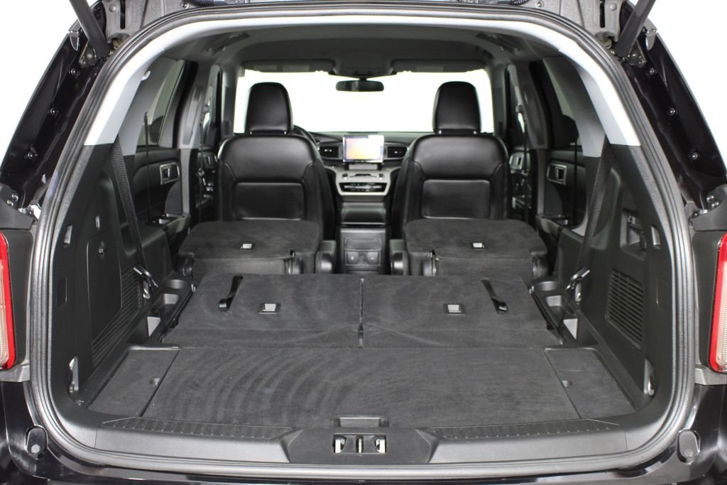 Used 2023 Black Ford XLT image 9