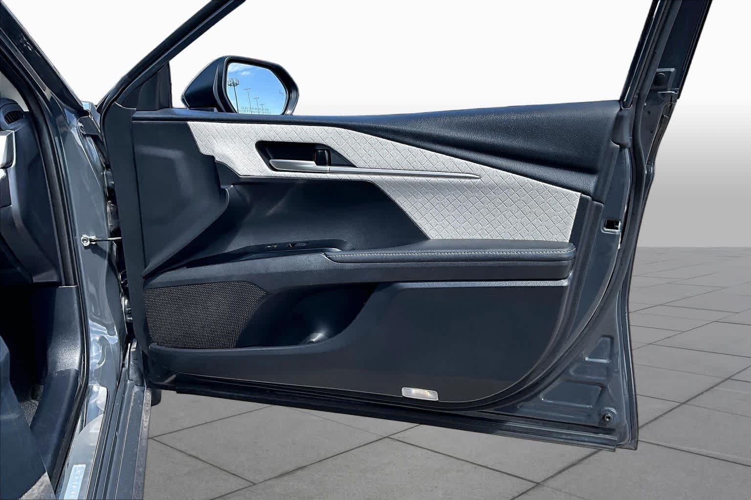 Used 2025 UNDERGROUND Toyota XLE image 23