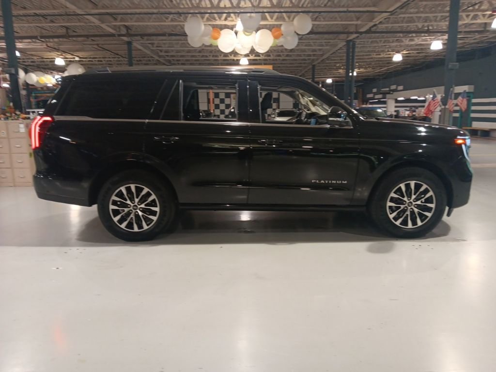 Used 2025 Black Ford Platinum image 5