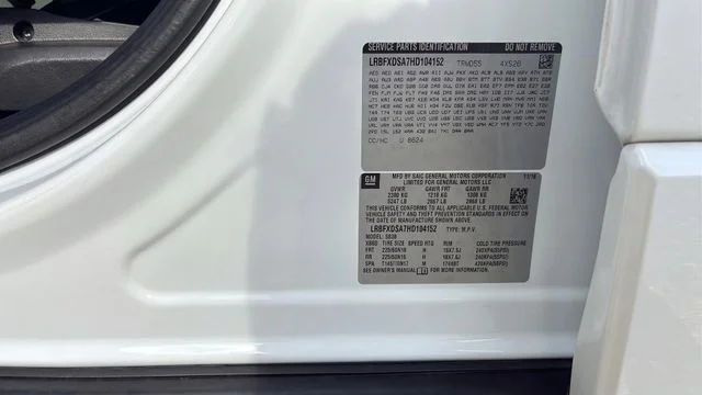 Used 2017 White Buick Essence image 32