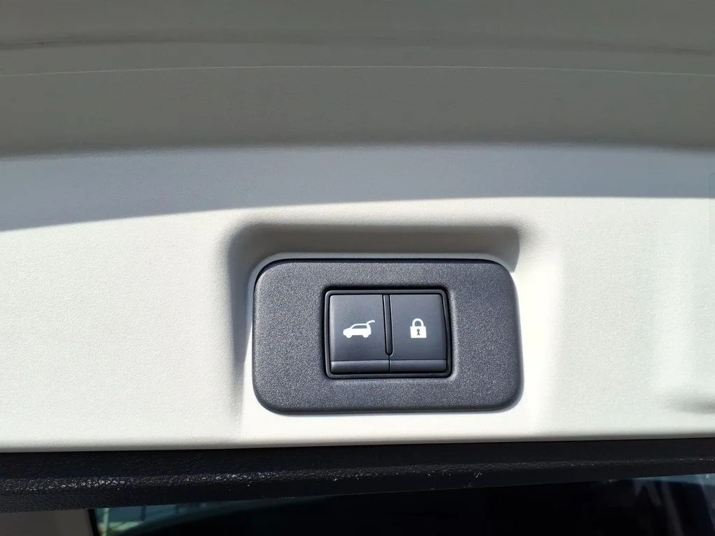Used 2024 Gray Nissan EVOLVE+ image 6