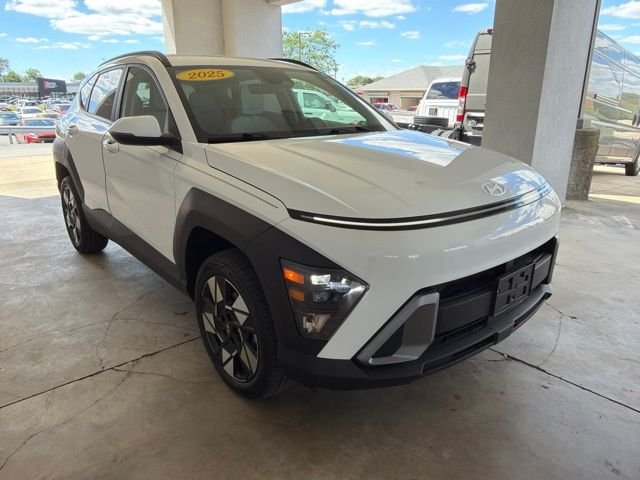Used 2025 White Hyundai SEL image 8
