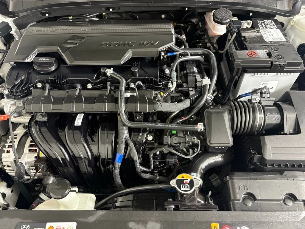 Used 2024 White Hyundai SEL image 39