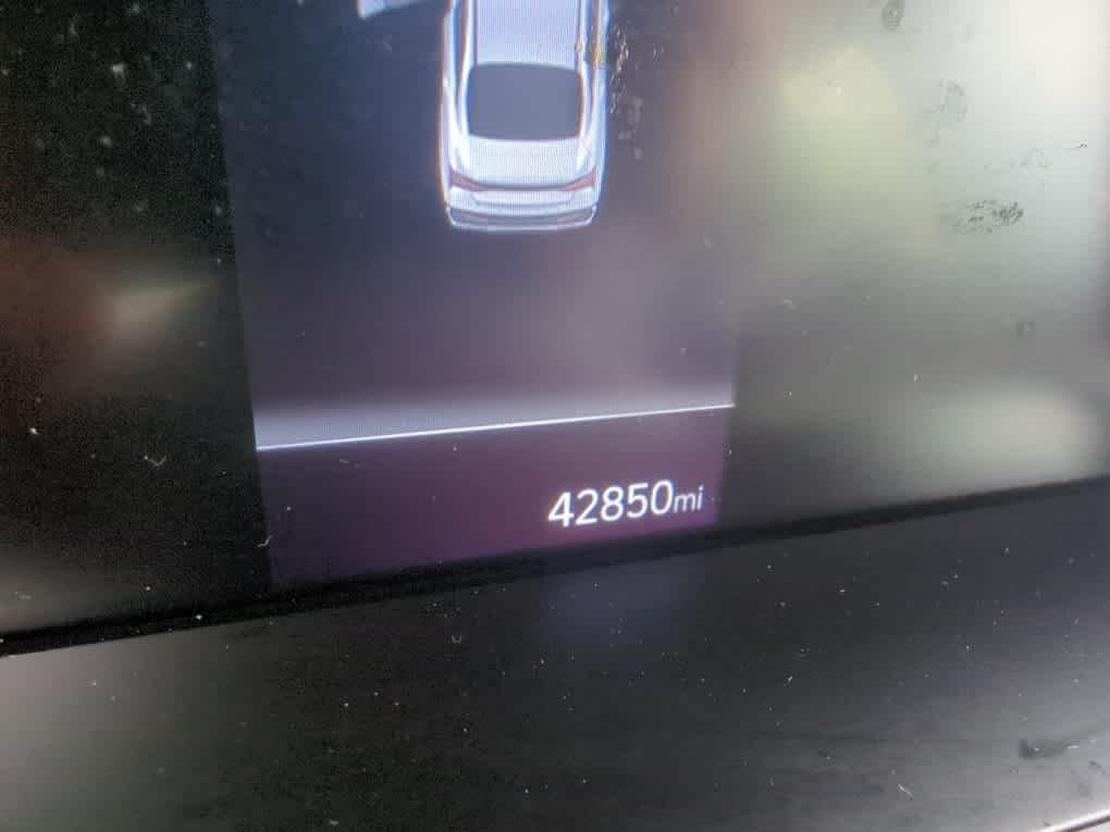 Used 2025 Fluid Metal Hyundai SE image 5