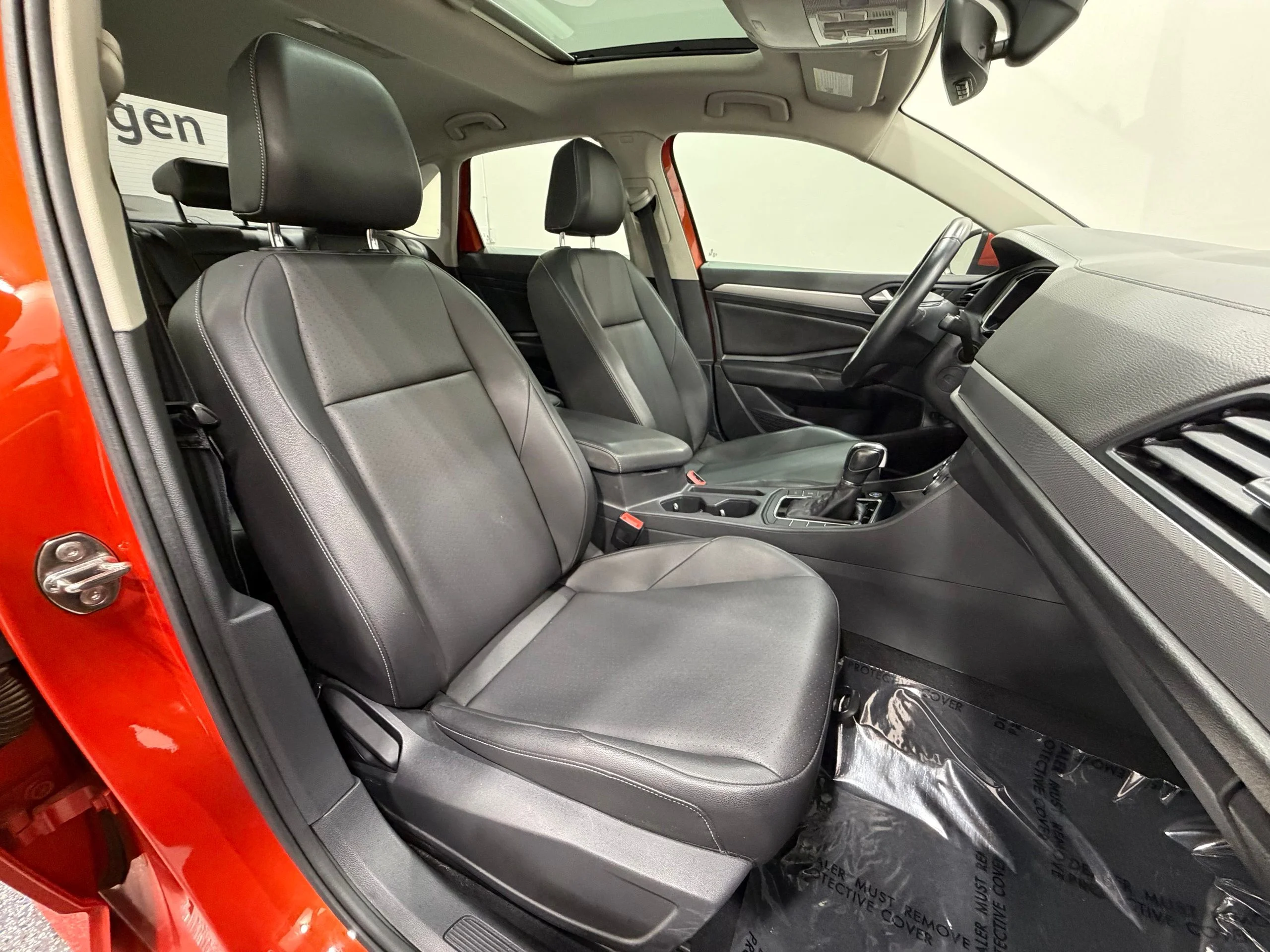 Used 2019 Orange Volkswagen 1.4T SE image 29