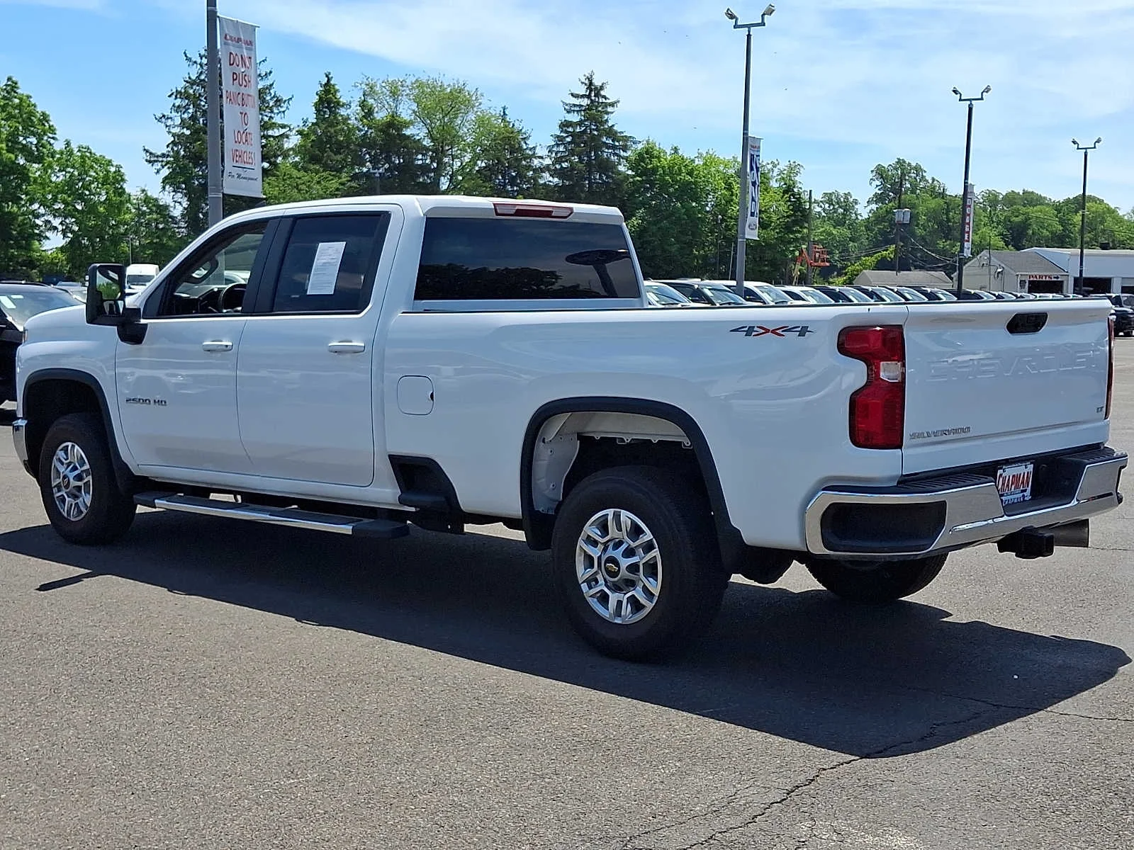 Used 2025 Summit White Chevrolet LT image 4