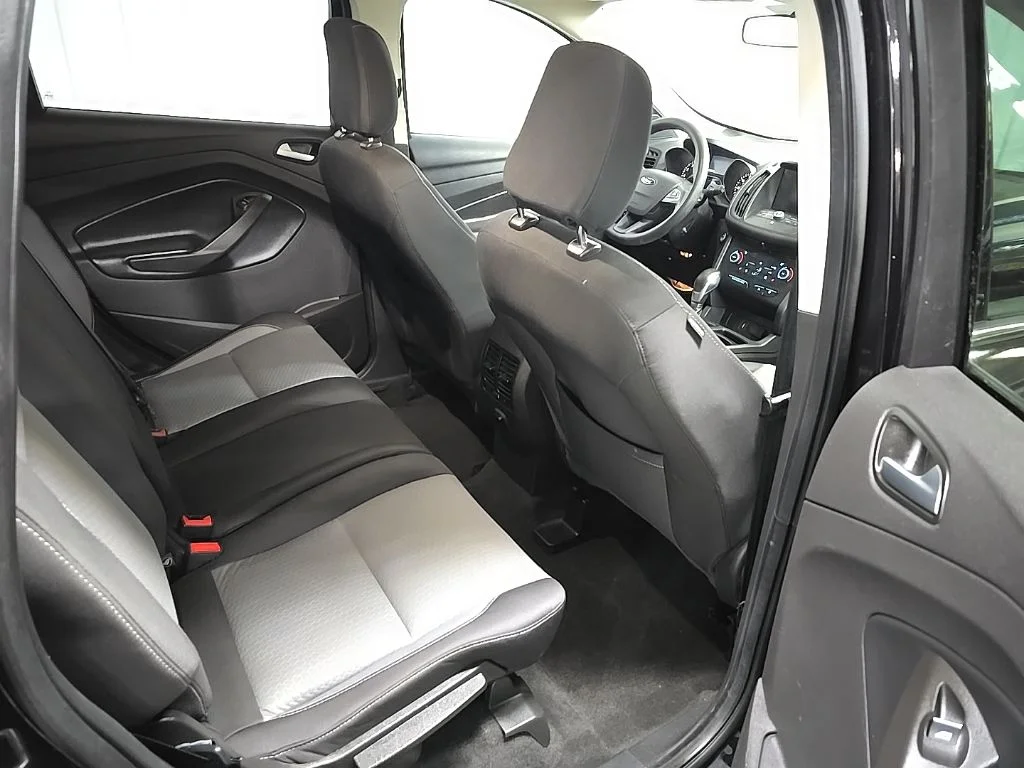 Used 2019 Black Metallic Ford SE image 21