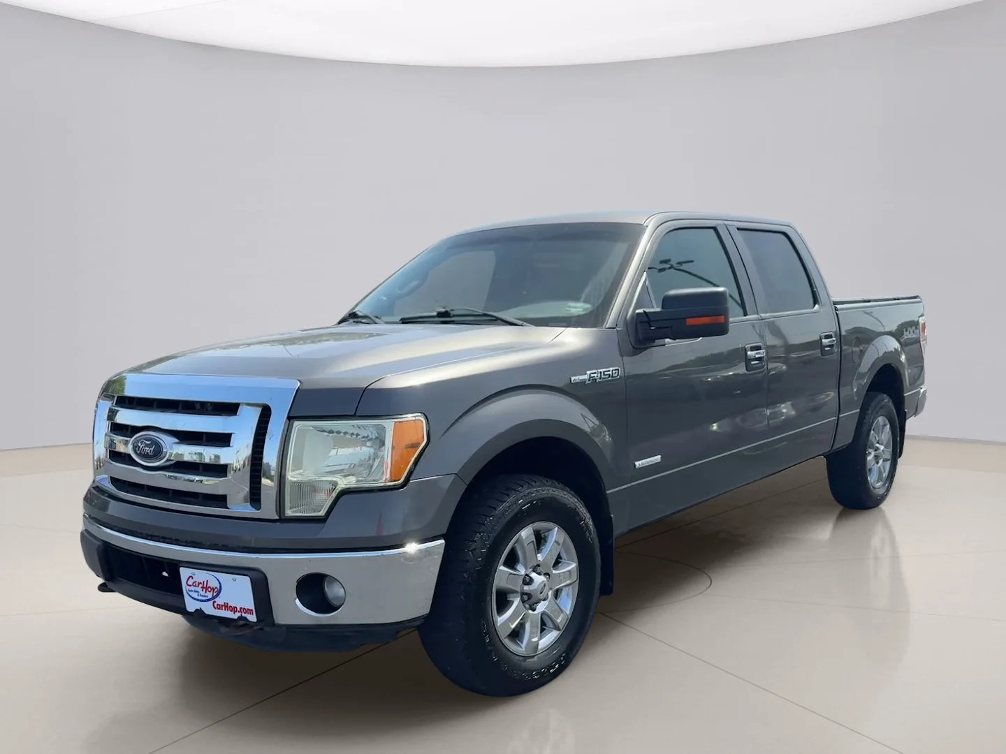 Used 2014 Grey Ford XLT image 1