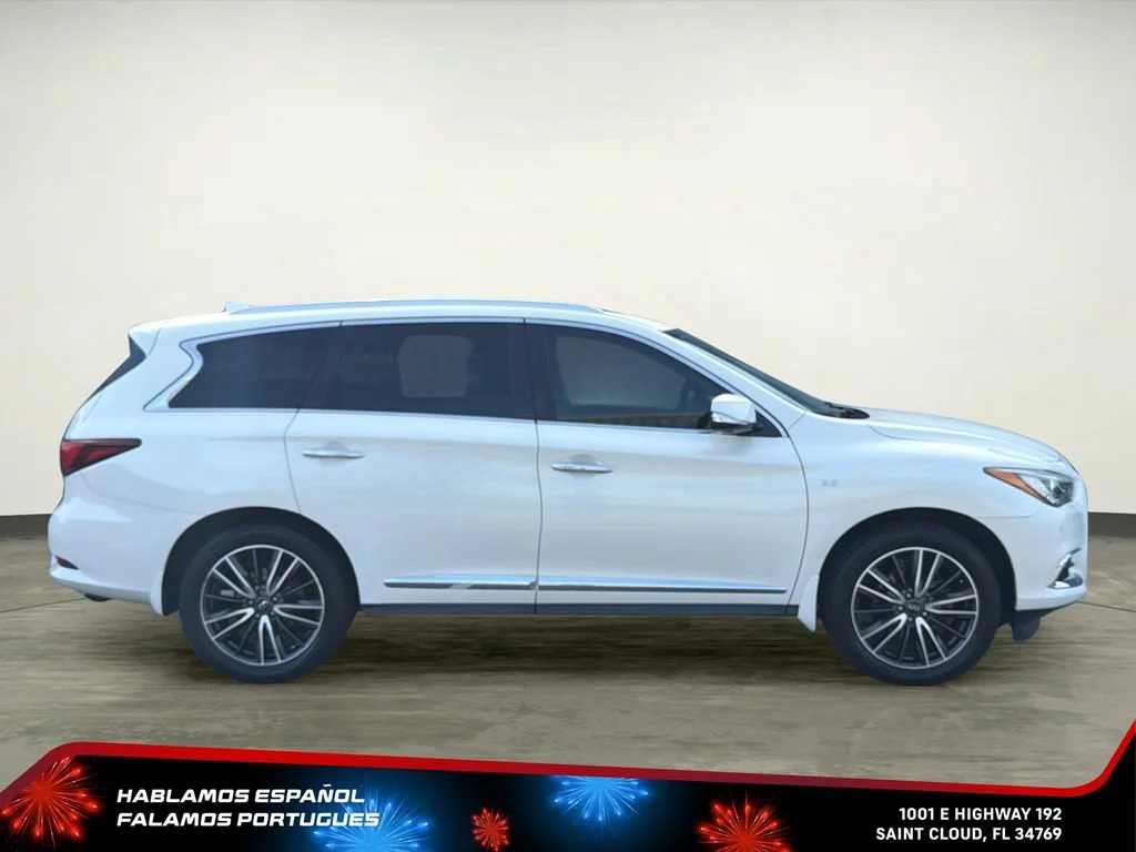 Used 2020 White INFINITI LUXE image 8