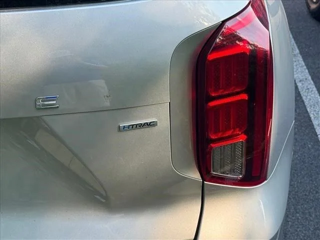 Used 2025 Silver Hyundai SEL image 20