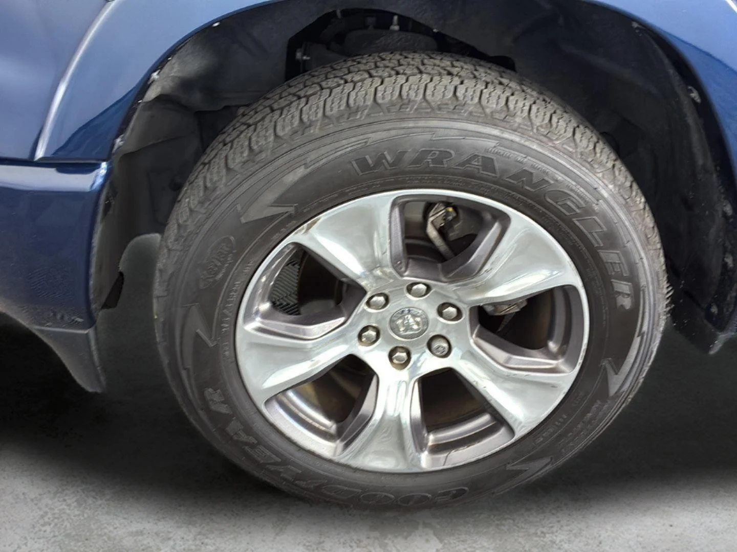 Used 2020 Patriot Blue Pearlcoat Ram Laramie image 20