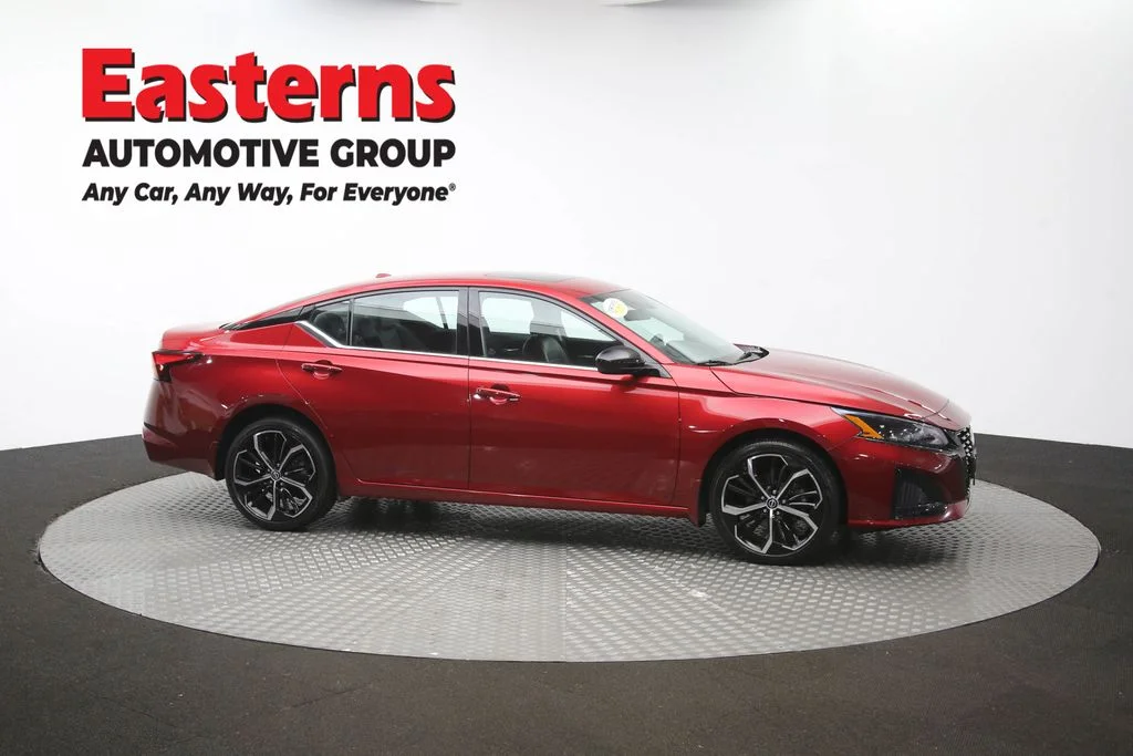 Used 2023 Red Nissan 2.5 SR image 47