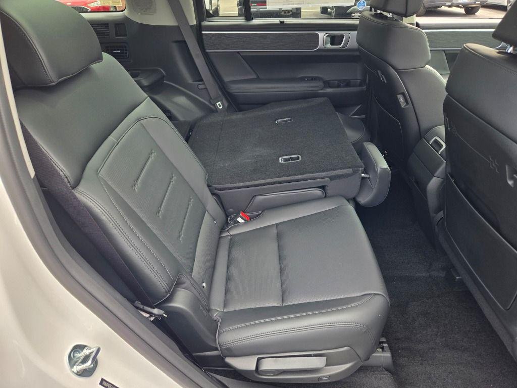 New 2026 White Hyundai Limited AWD image 9
