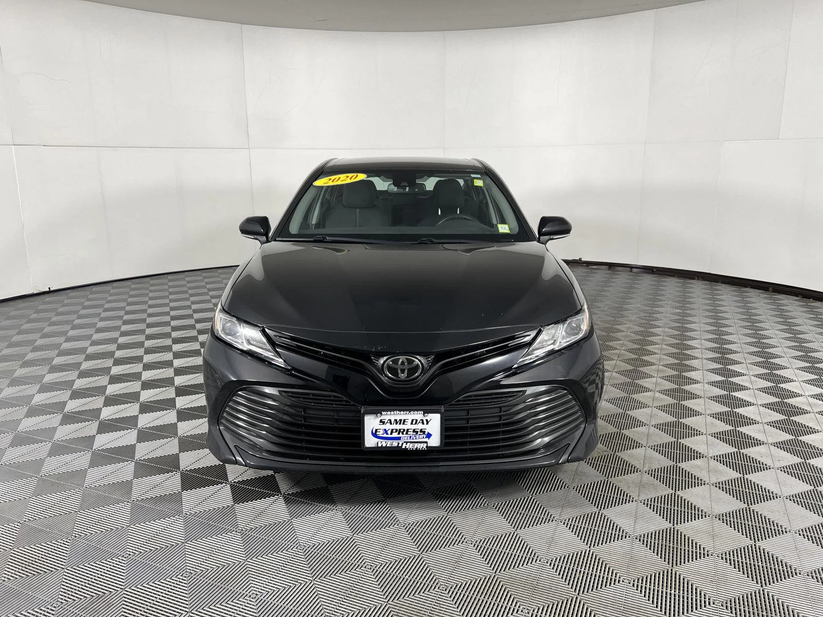 Used 2020 Bk Toyota LE image 30