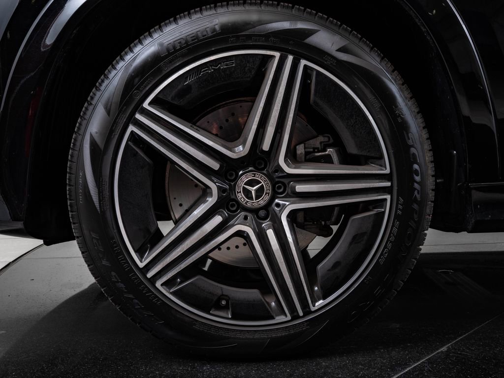Certified Used 2026 Obsidian Black Metallic Mercedes-Benz GLE 580 image 13