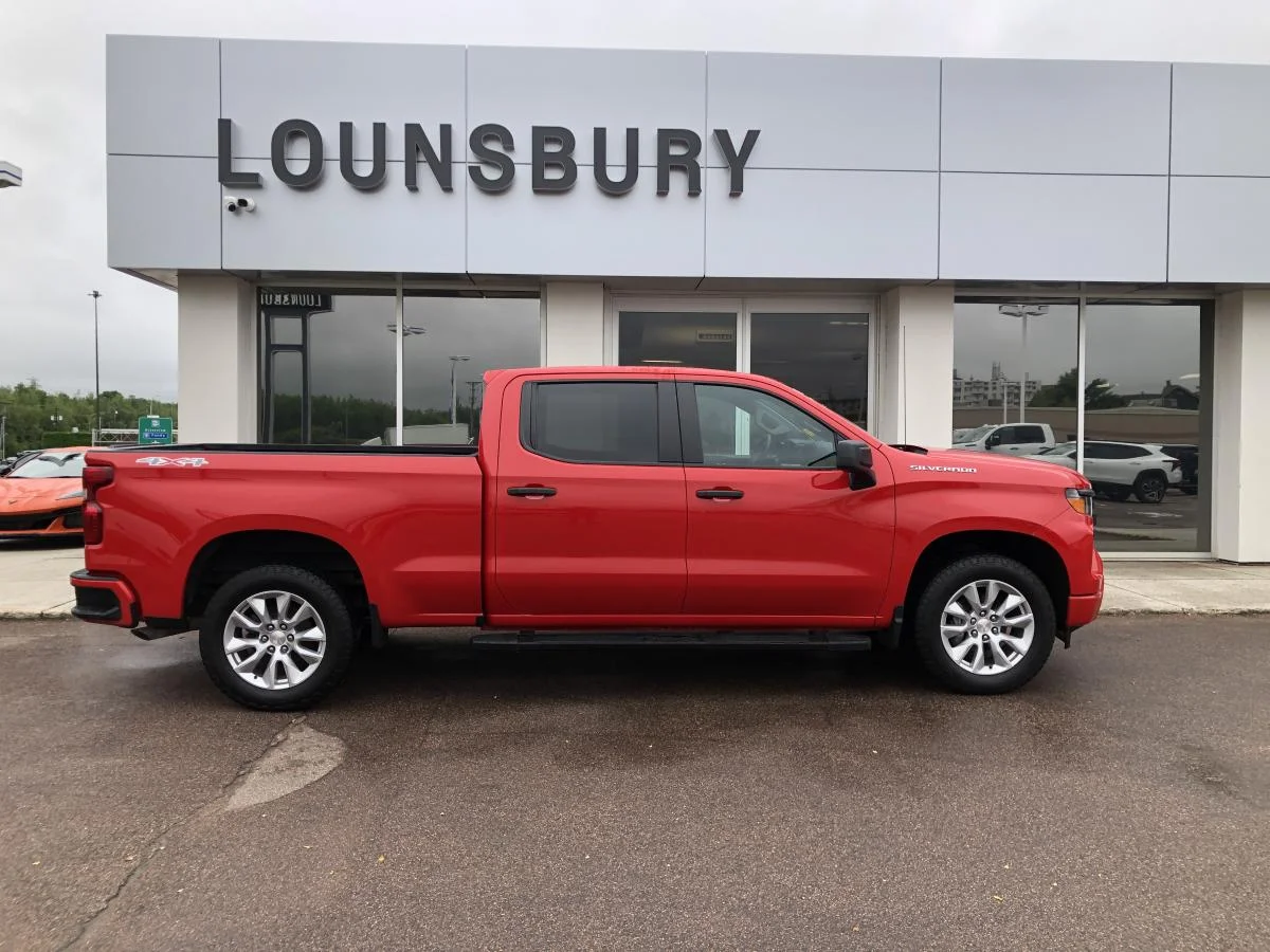 Used 2022 Red Chevrolet 4WD Crew Cab 157" Custom image 2