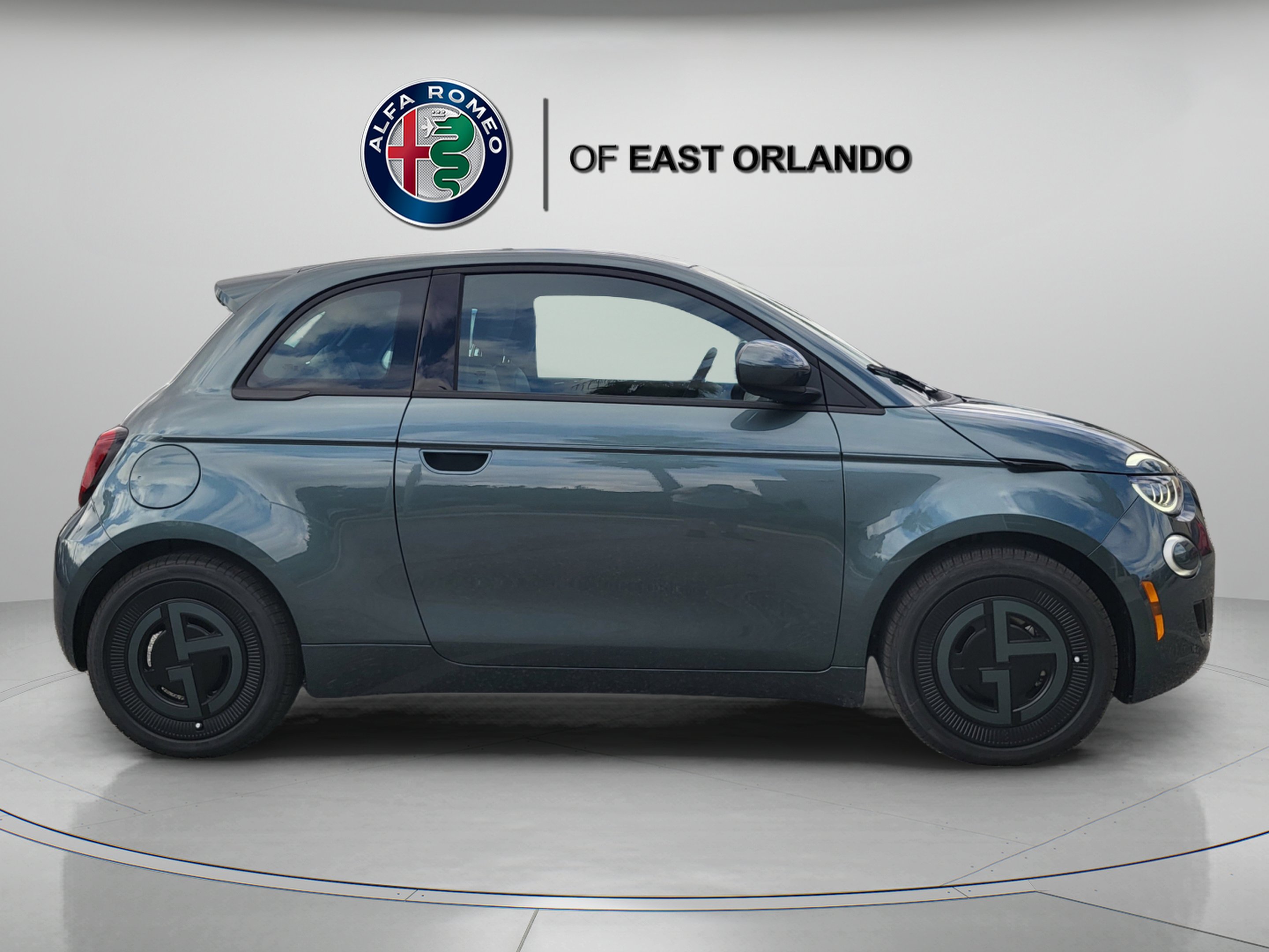 2025 FIAT 500e Base - Photo 8