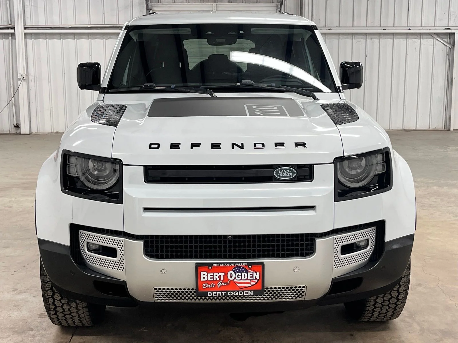 Used 2022  Land Rover S image 2