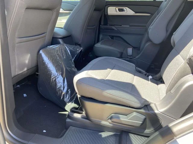 New 2026 Space White Metallic Ford Active image 8