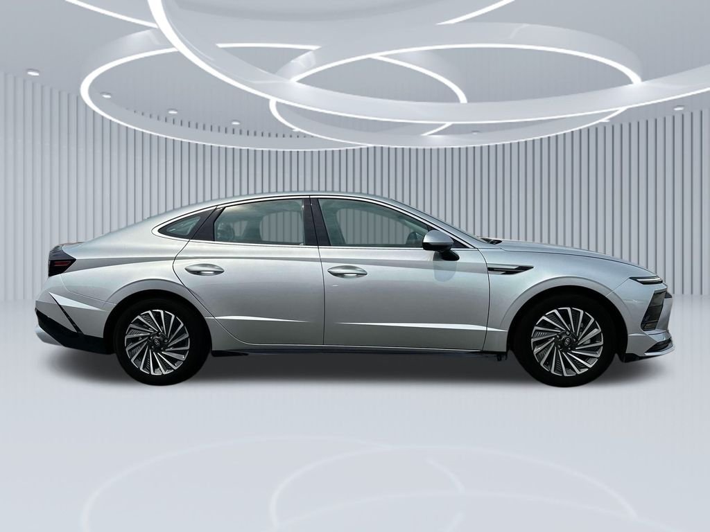 New 2025 Silver Hyundai Limited image 28