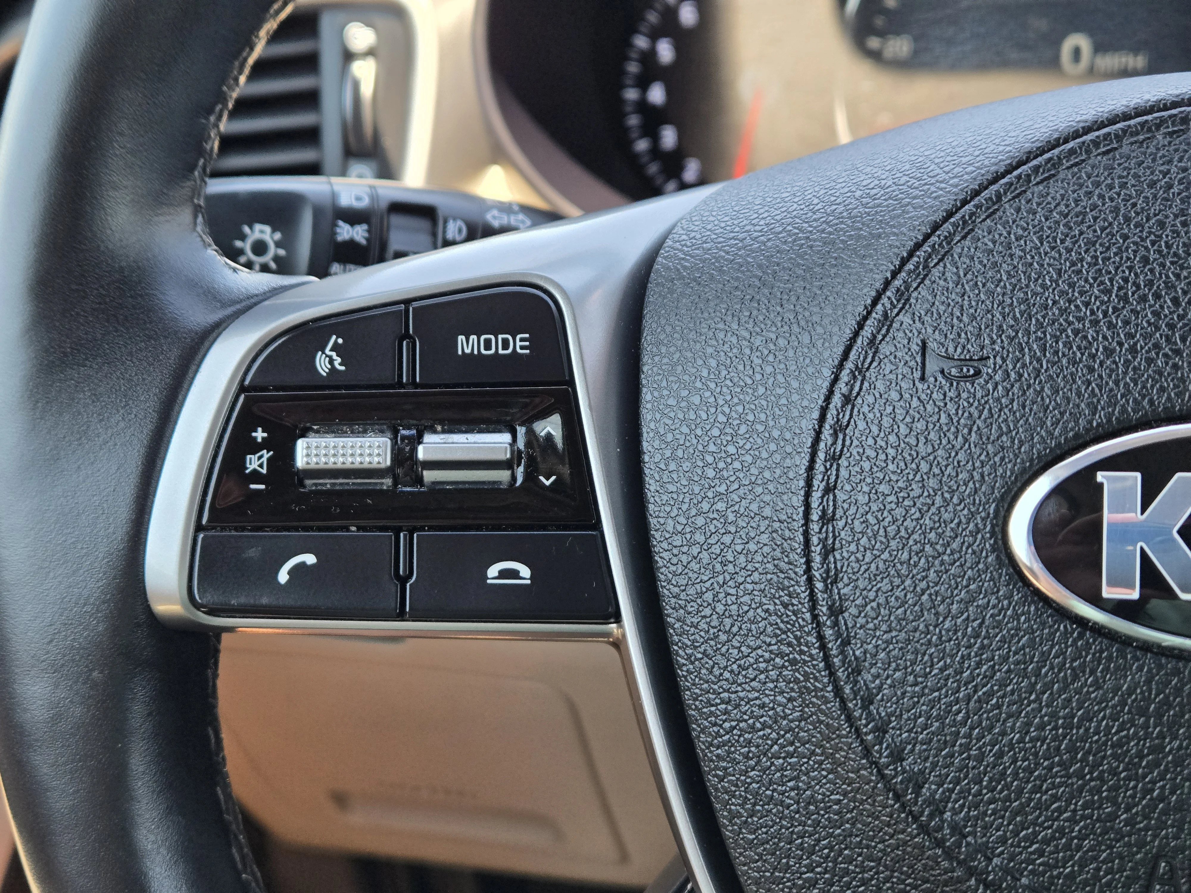 Used 2019 Snow White Pearl Kia EX image 25