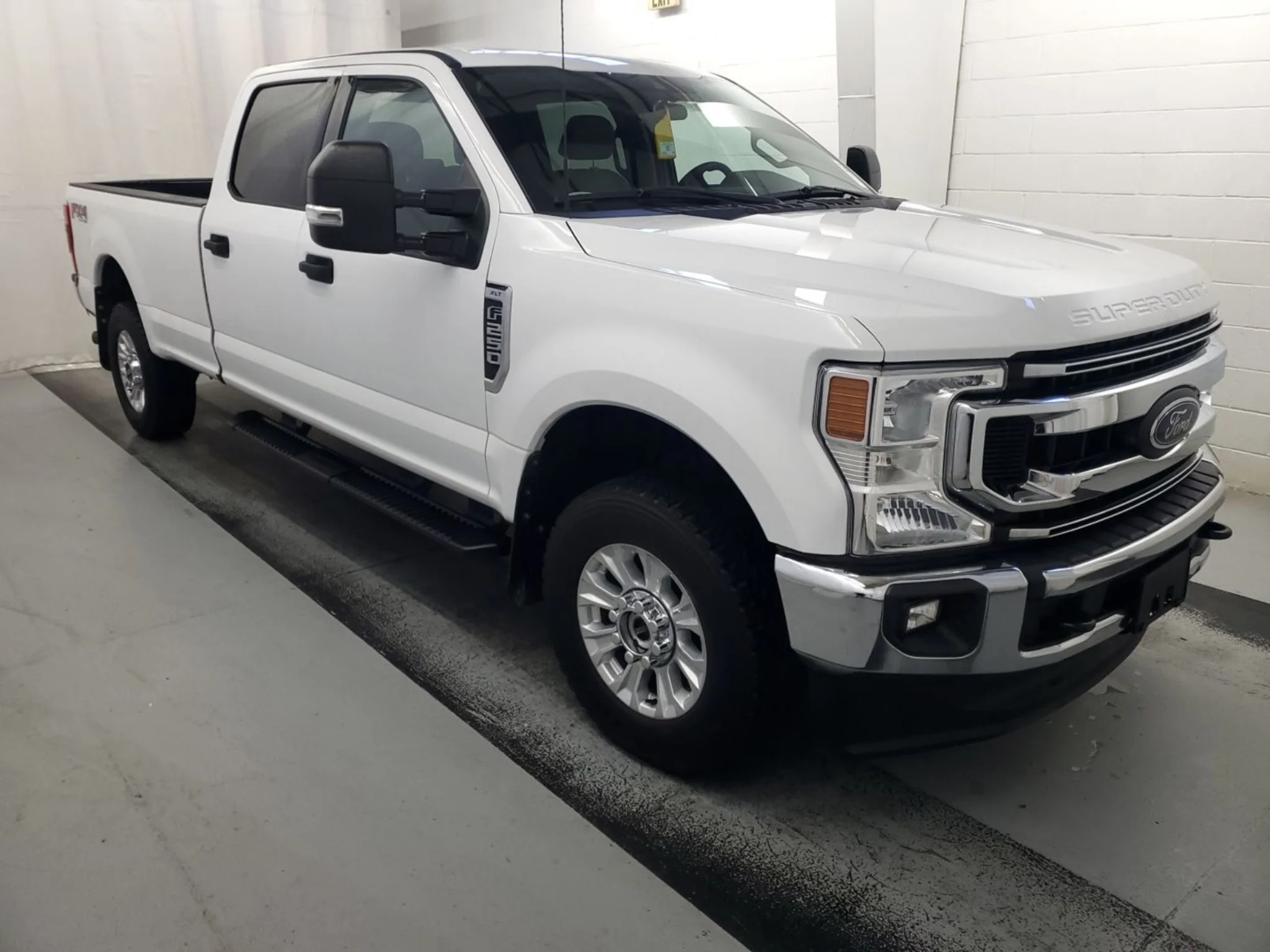 Used 2021 Oxford White Ford XLT image 4
