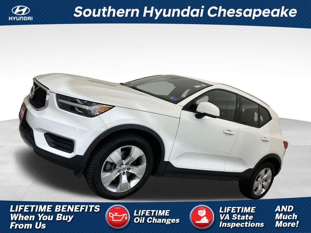 2019 Volvo XC40 T5 Momentum AWD's photo