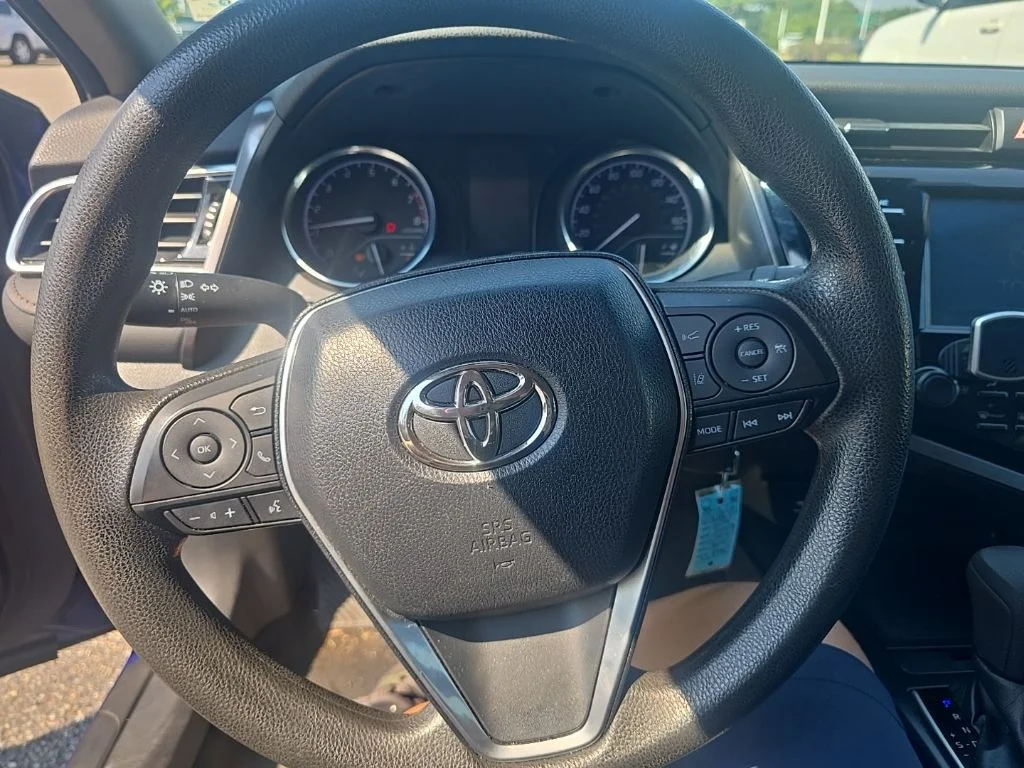 Used 2018 Blue Toyota LE image 14