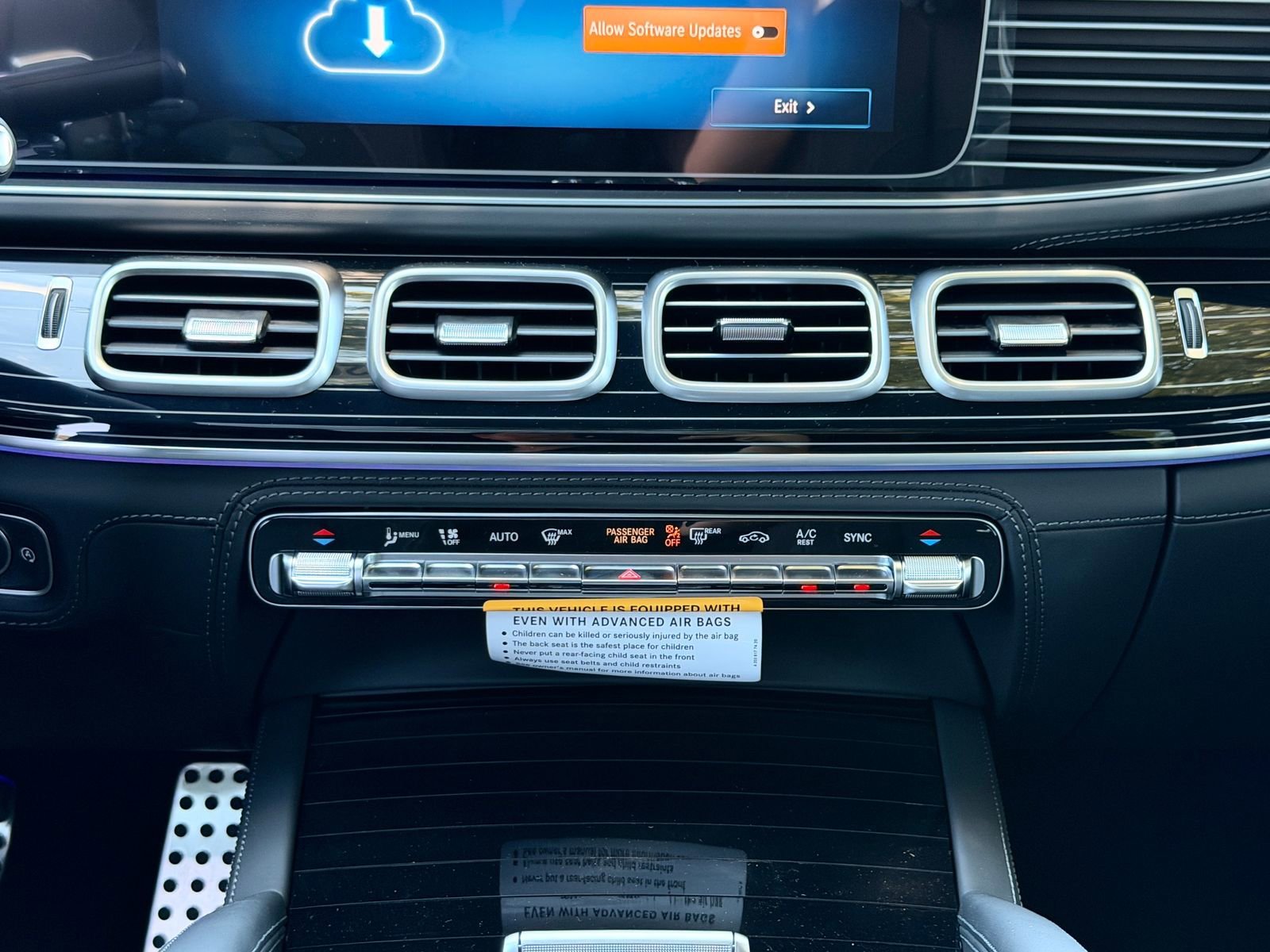New 2026 MANUFAKTUR Ireland Green Mercedes-Benz GLE 63 S AMG® image 52