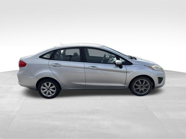 Used 2013 Silver Ford SE image 5