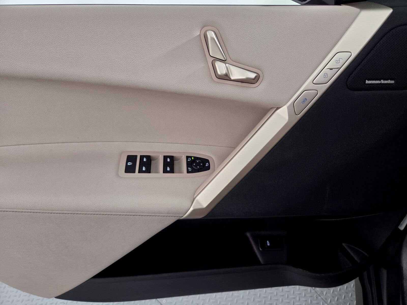 2024 BMW iX Base - Photo 18
