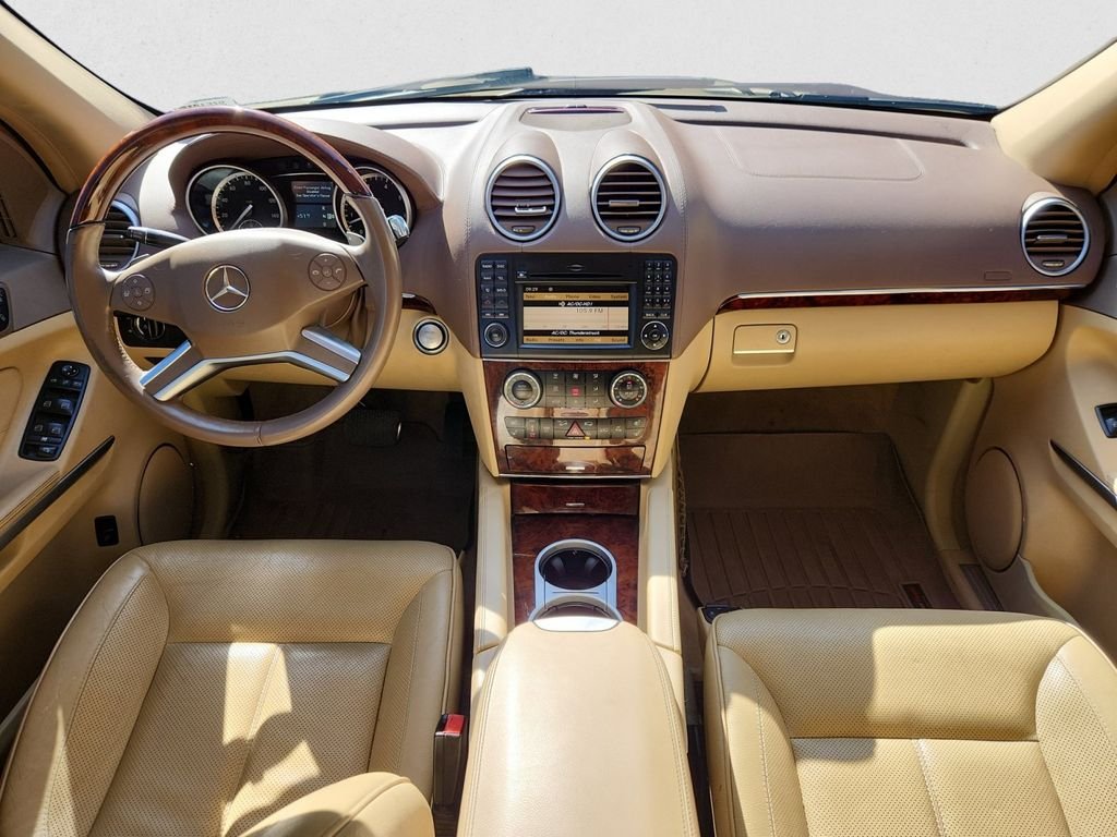 Used 2010 Beige Mercedes-Benz GL 550 image 10