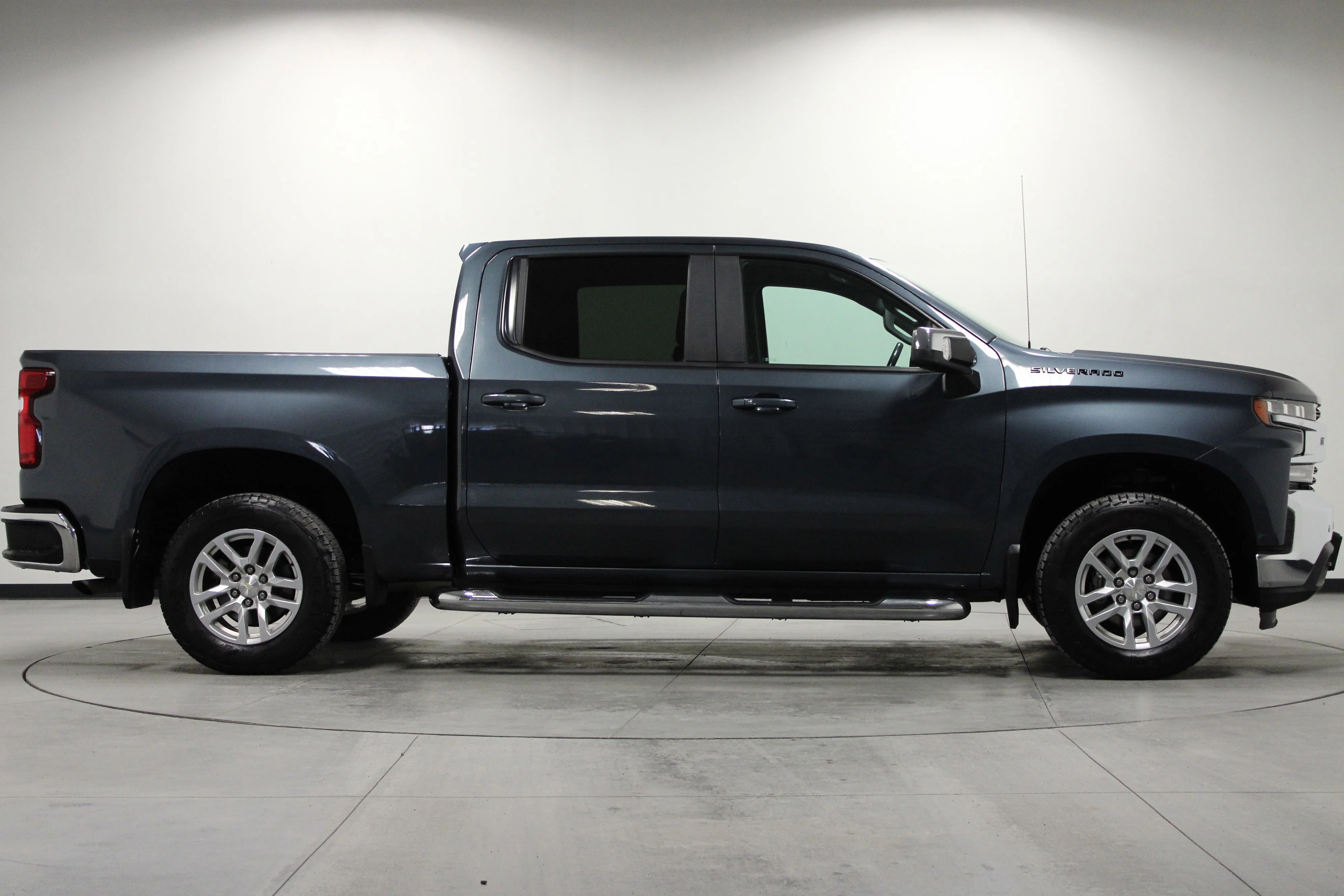 Used 2020 Shadow Gray Metallic Chevrolet LT image 3