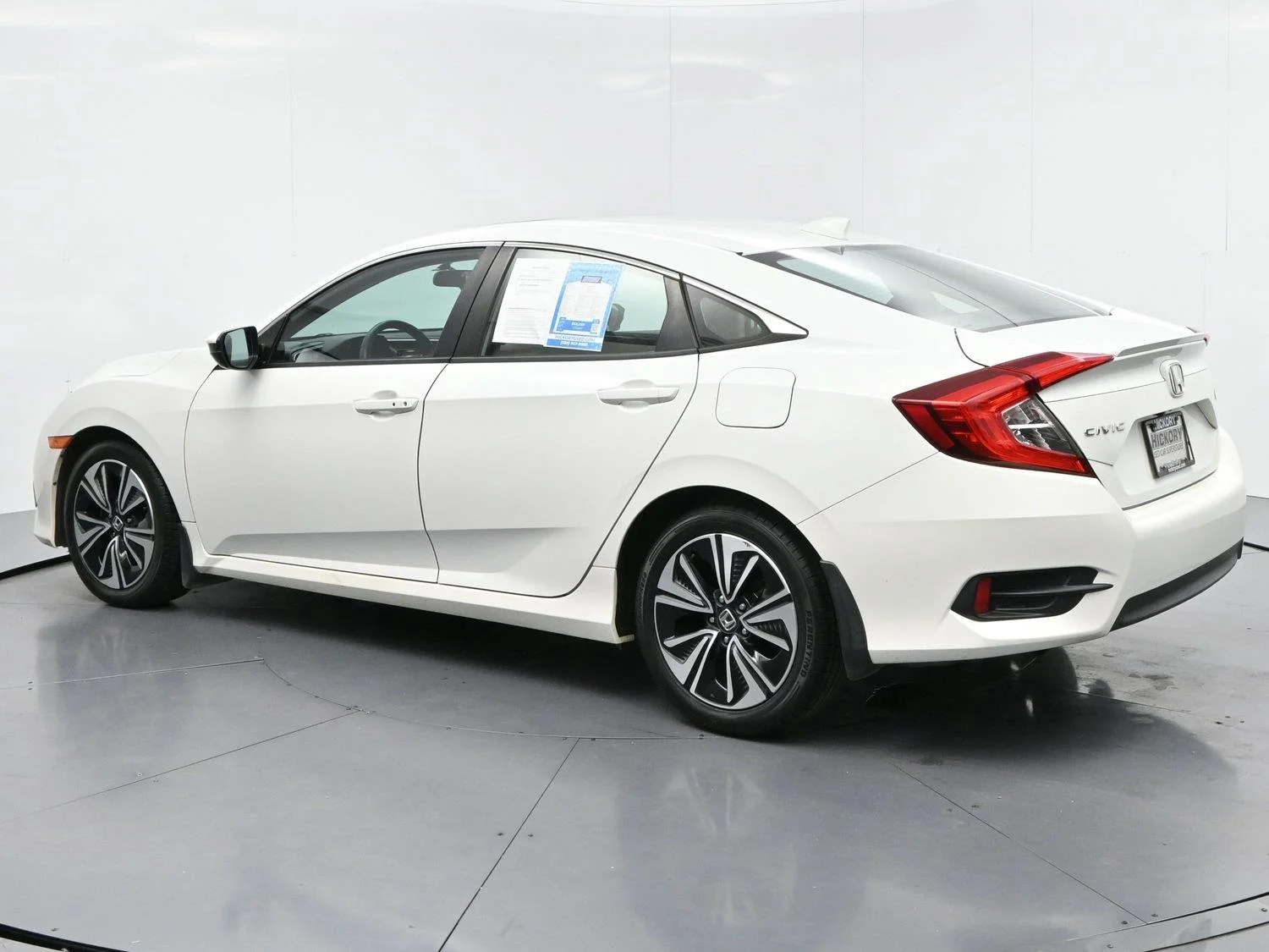 Used 2017 White Orchid Pearl Honda EX-T image 5