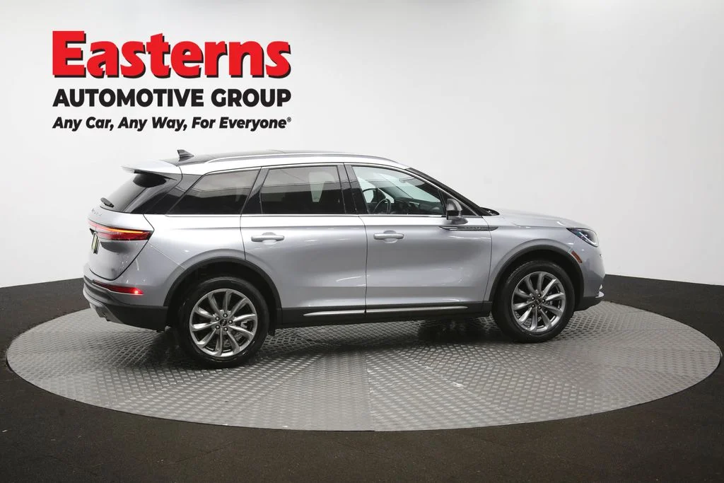 Used 2022 Silver Lincoln Standard image 45