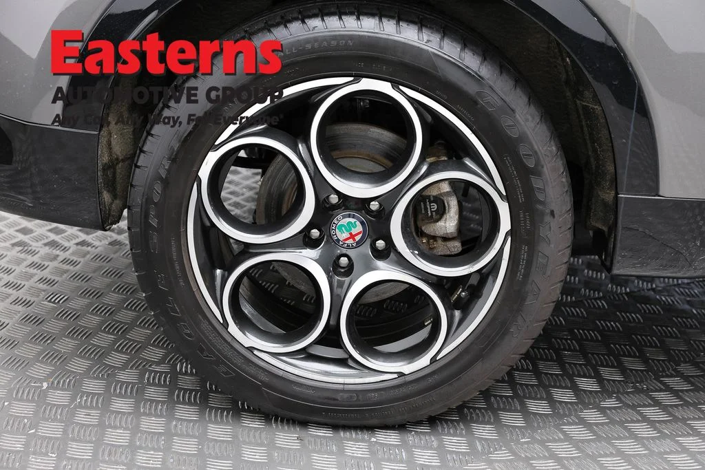Used 2024 Silver Alfa Romeo Ti image 28