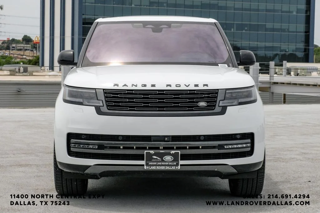 Certified Used 2023 Fuji White Land Rover SE image 3